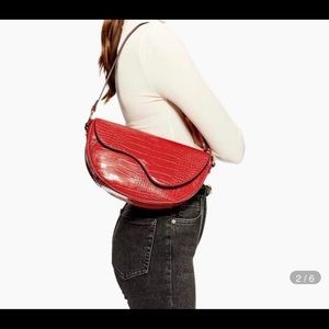 Croc saddle shoulder bag